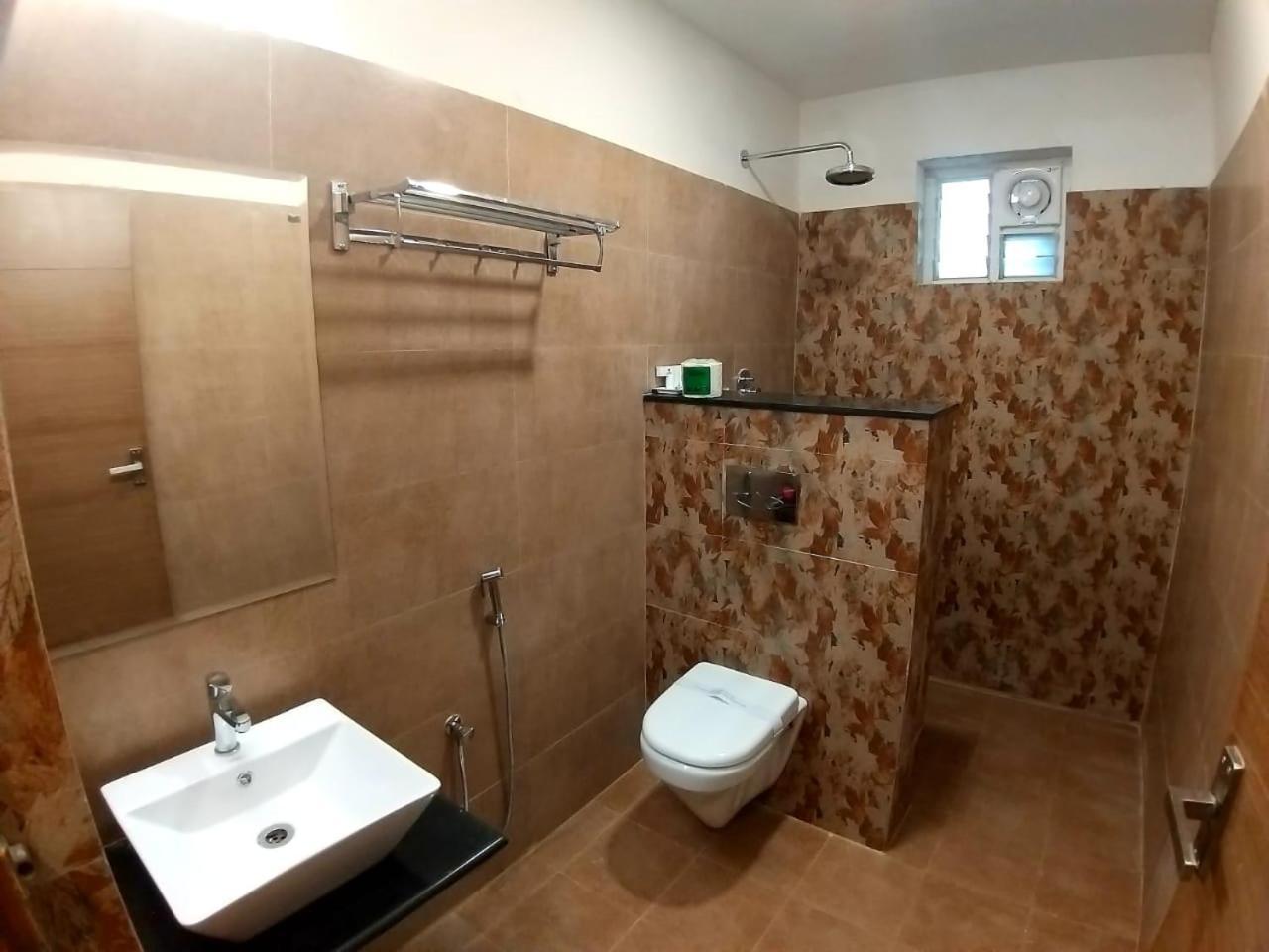 Grand Elegant Otel Chennai Dış mekan fotoğraf