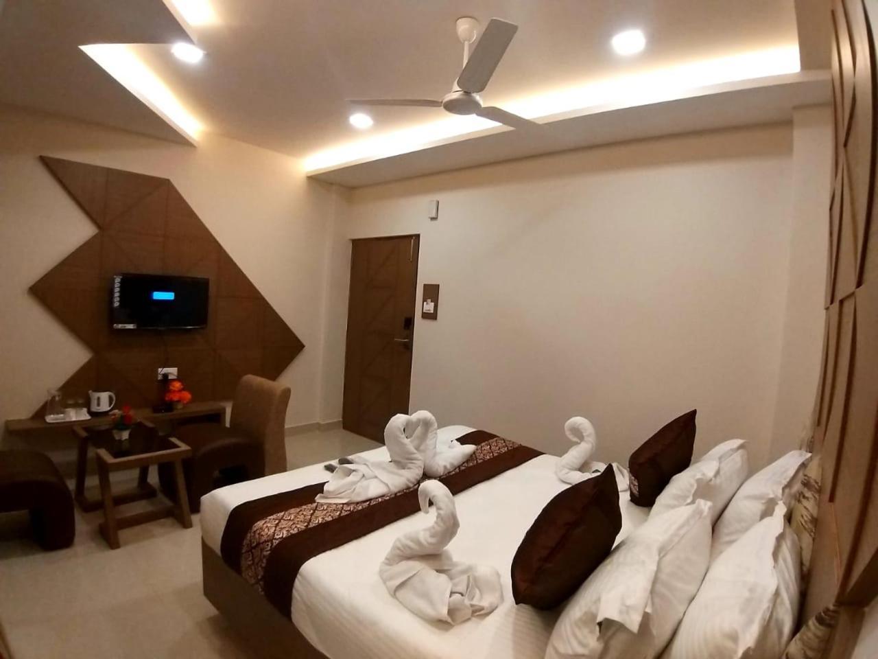 Grand Elegant Otel Chennai Dış mekan fotoğraf