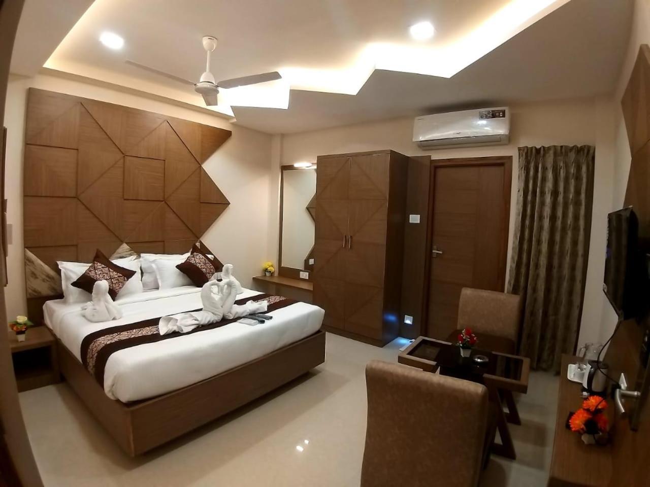 Grand Elegant Otel Chennai Dış mekan fotoğraf