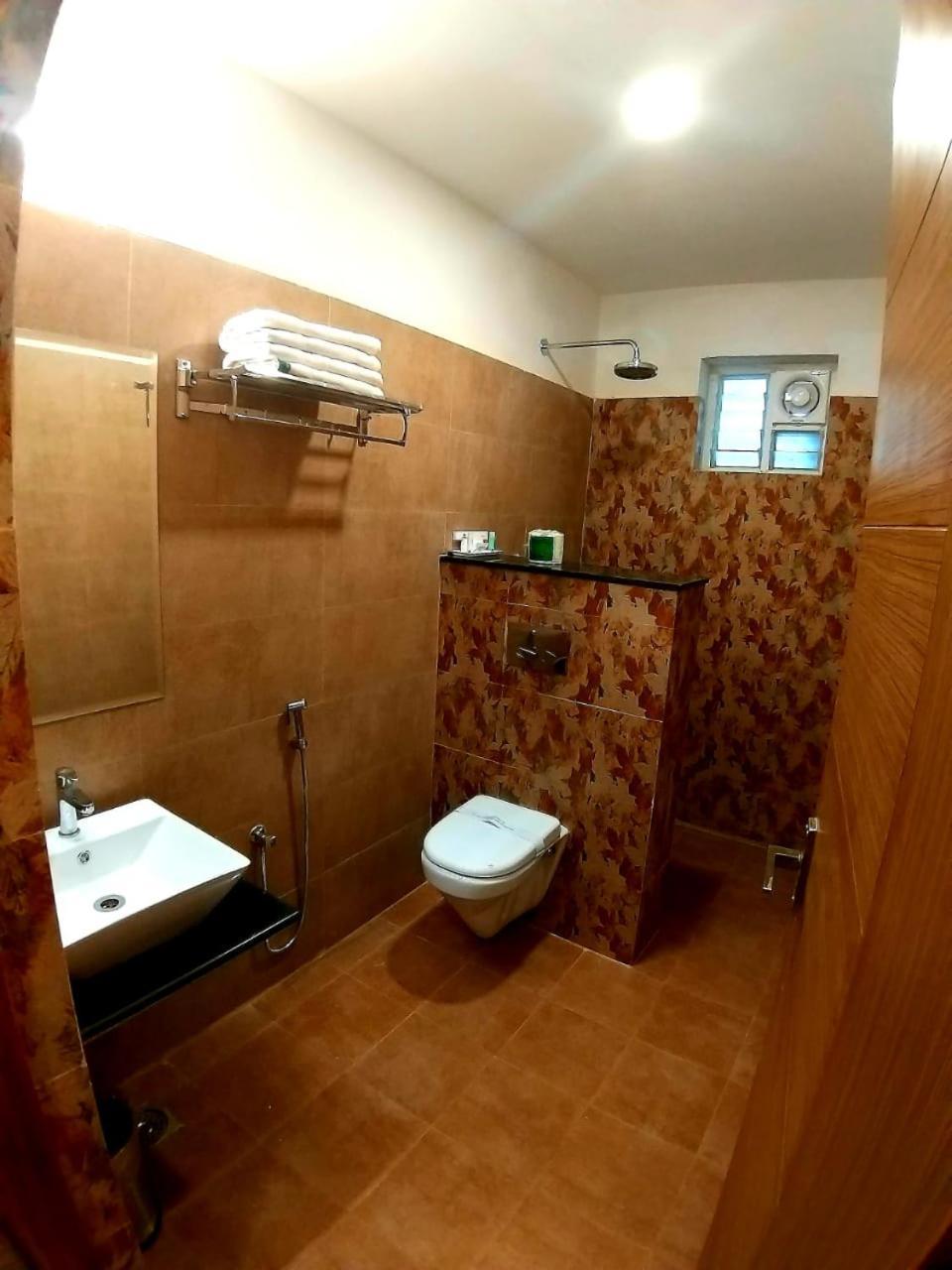 Grand Elegant Otel Chennai Dış mekan fotoğraf
