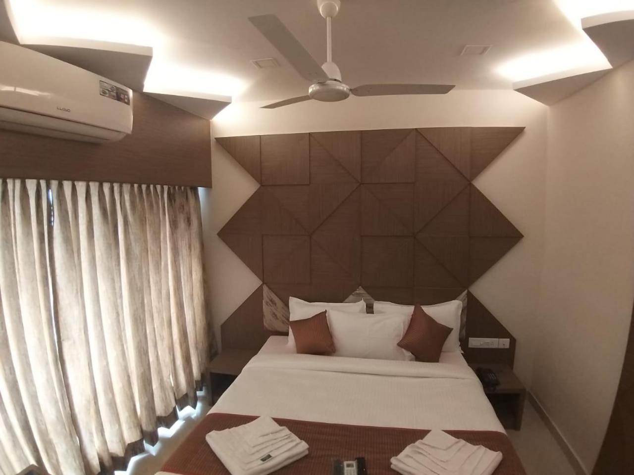Grand Elegant Otel Chennai Dış mekan fotoğraf