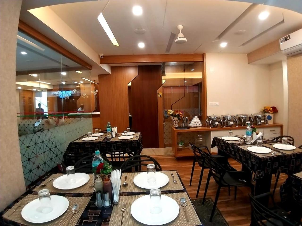 Grand Elegant Otel Chennai Dış mekan fotoğraf
